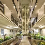 Condo Near Bgc And Megamall With Free Parking And Videoke