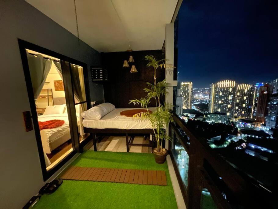 Apartment Near Bgc And Megamall With Free Parking And Videoke Manila